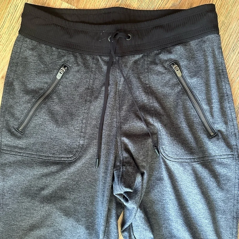 Athleta Flux Street charcoal grey joggers, size XS, athleisure
